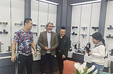 Syrian Clients Visiting Wuhuang Factory